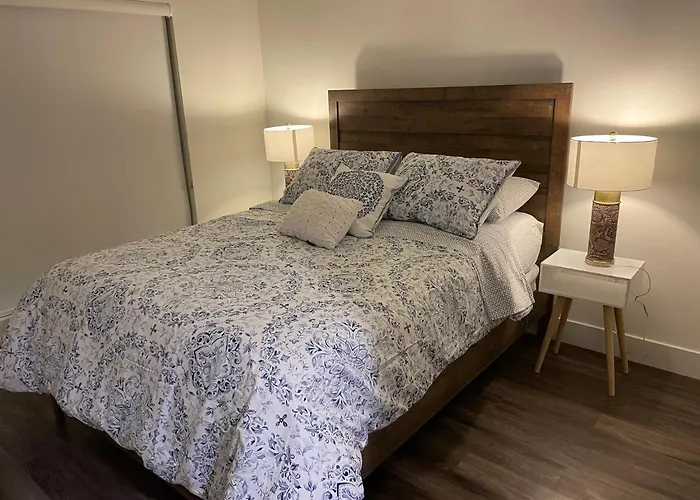 Lovely 2/2 Apartment In Heart Of Santa Monica With Free Parking